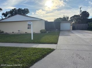 995 Botany Ln, Rockledge, FL 32955