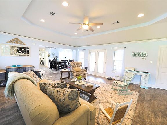 5th image of 9022 Holly Dr