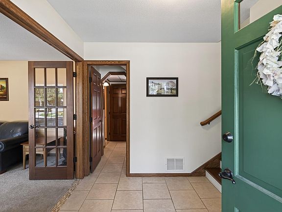 3rd image of 1094 Lowell Dr