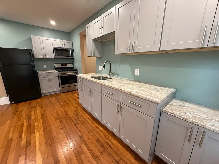 4029 Washington St #1-R — Photo 3
