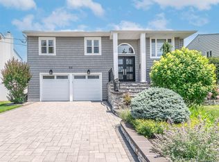 2923 Len Dr, Bellmore, NY 11710
