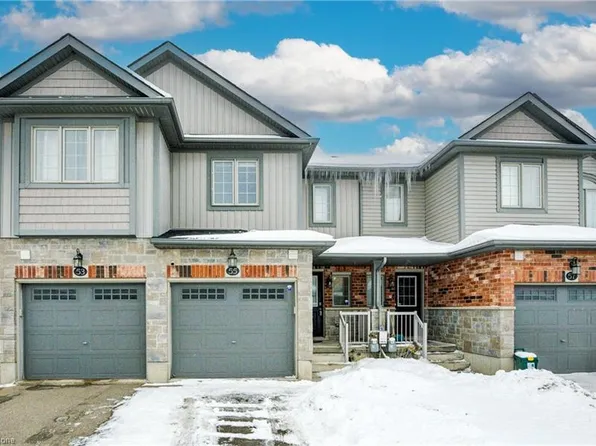55 Meadowridge St, Kitchener, ON N2P 0E2