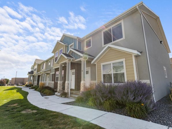 Porter Ranch Townhomes | 3931 E Cardon Ln, Eagle Mountain, UT