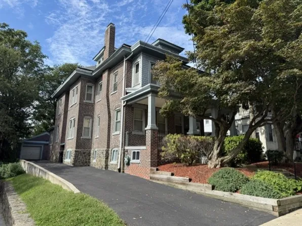 1402 W 8th St APT 1, Wilmington, DE 19806