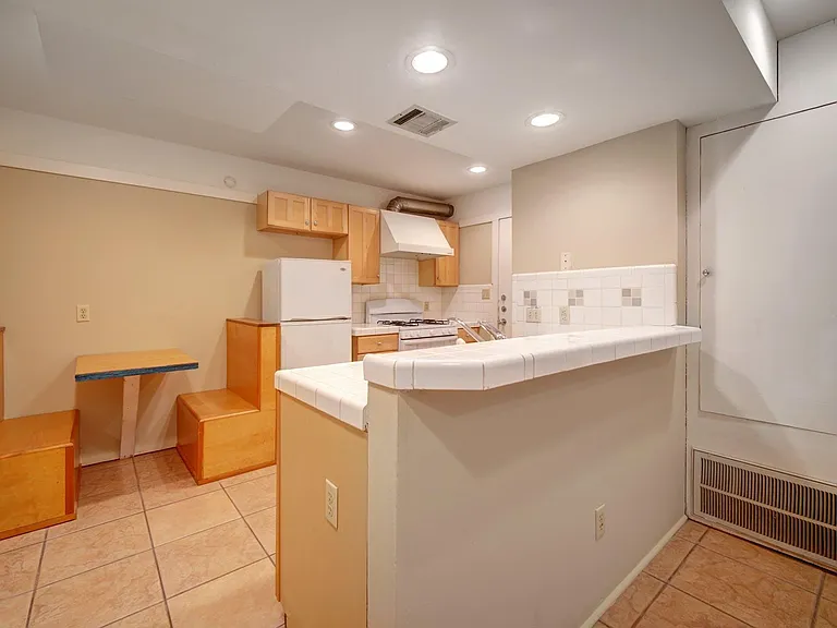 4506 Caswell Ave #B — Photo 9