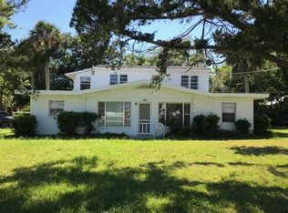 402 Riverside Dr, Holly Hill, FL 32117