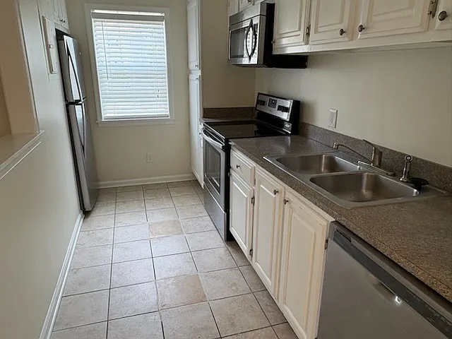2 bed, 2.0 bath, 1106 sqft, $1,495 — Photo 2