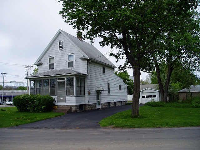 Maintenance free superbly maintained home on DOUBLE lot