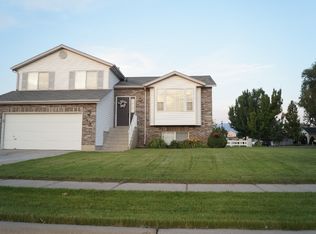 1678 N 2615 W, Clinton, UT 84015