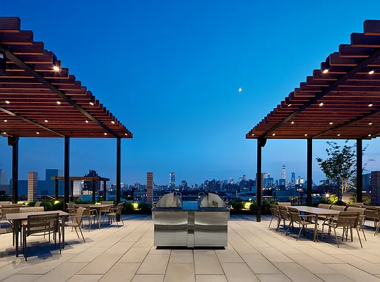 Rented by Extell Marketing Group LLC | media 43