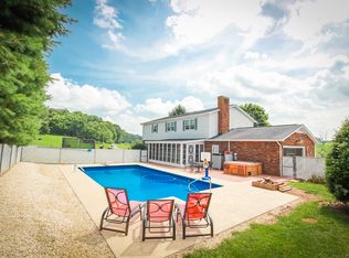213 Holston Dr, Blountville, TN 37617