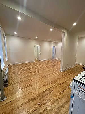 5th image of 5025 Broadway APT 1G