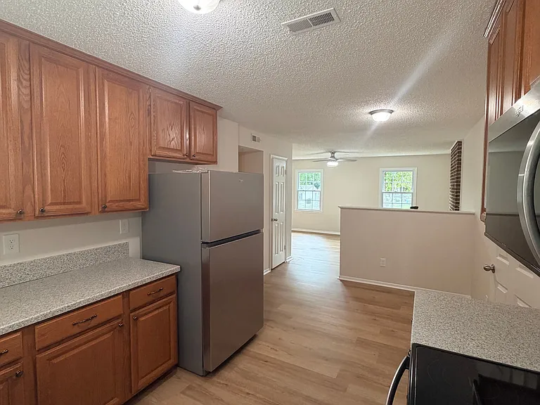 705 Lakecrest Ave — Photo 12