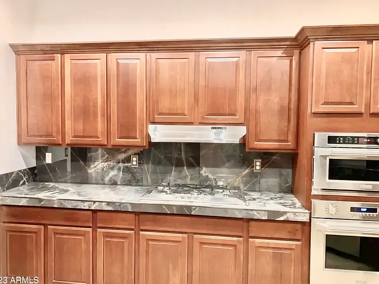 1682 W Ainsworth Dr — Photo 11