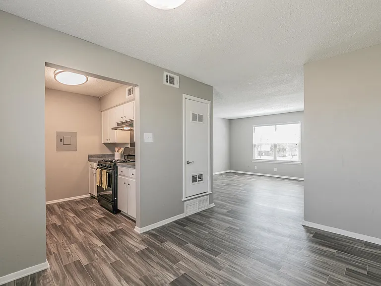 Davis Park Apartments — Photo 42