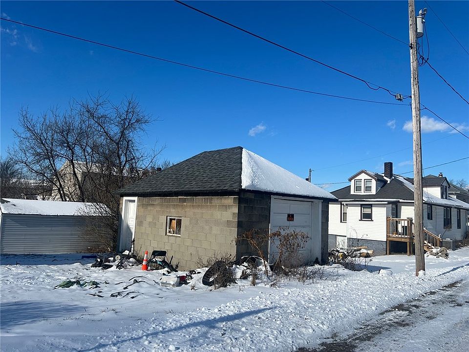 2nd image of 389 Frank St
