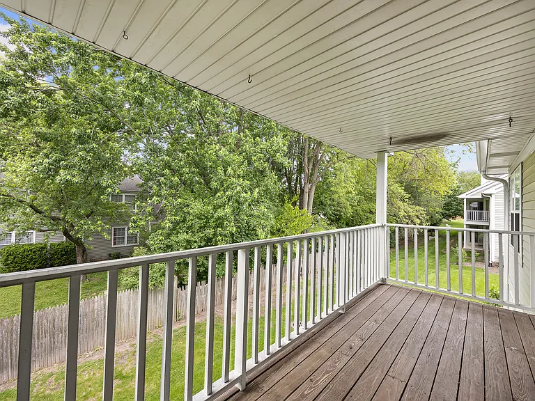 5S560 Paxton Dr #2H — Photo 25