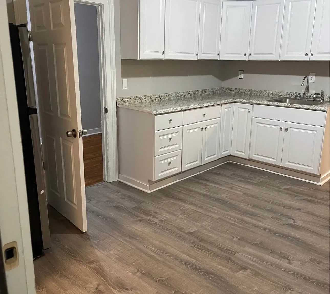 3 bed, 1000 sqft, $1,500 — Photo 3
