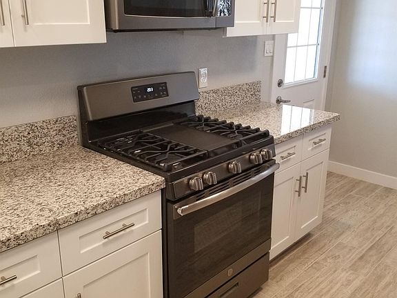 5th image of 2133 W Glenn Dr