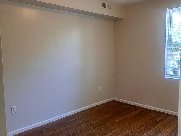 4th image of 1913 Rosedale St NE APT 1