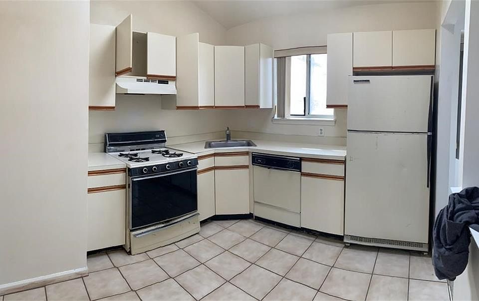 2nd image of 8602 Avenue L APT 804