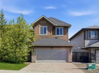 21 W Evansview Mnr NW, Calgary, AB T3P 0J7