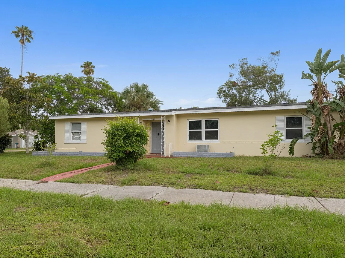 3 bed, 1120 sqft, $2,395 — Photo 1