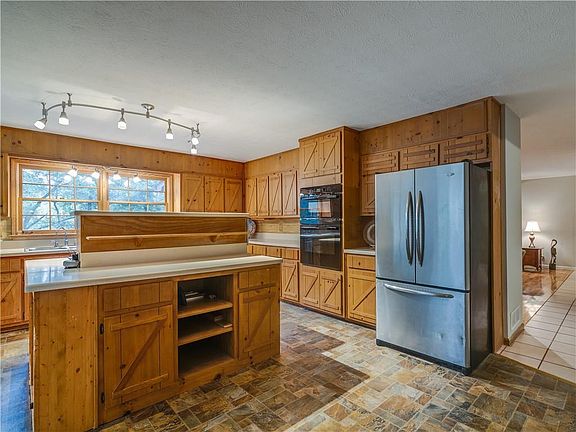 5th image of 3266 Creekside Dr SE