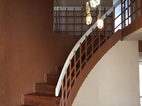 Stairway to upstair bedrooms