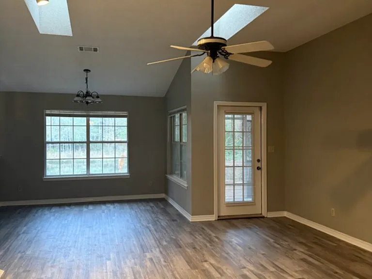 4571 Baybrook Dr — Photo 24