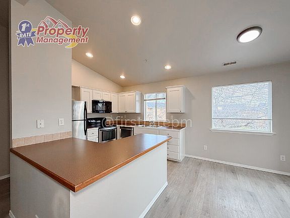 5th image of 898 N Bluffwood Ln APT 24