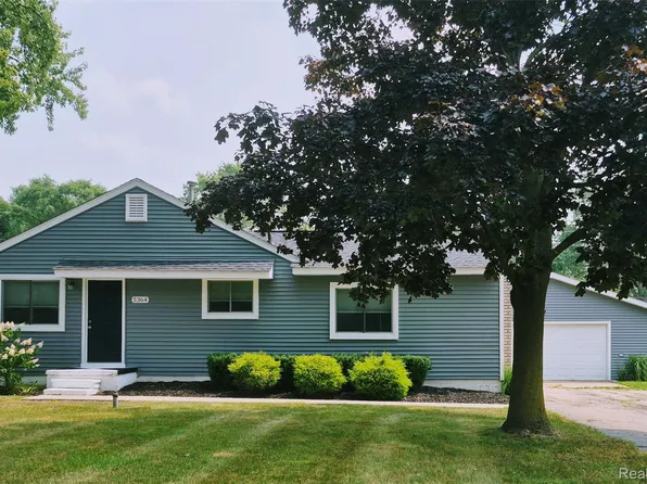 5364 Drayton Rd, Clarkston, MI 48346