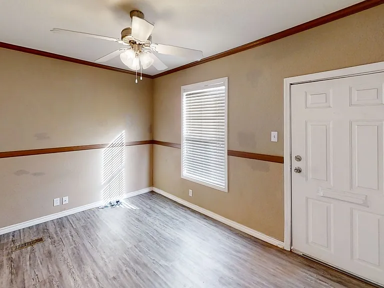 3721 Cesar Chavez Dr — Photo 9