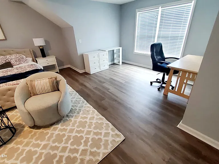 1170 Cliftwood Dr — Photo 11