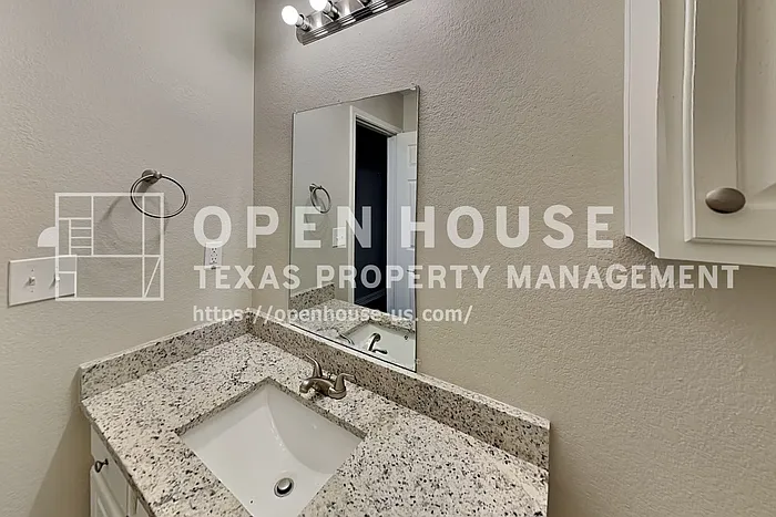 1523 Warwick Dr — Photo 16