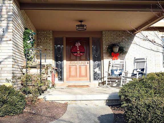 3rd image of 744 Waterton Dr
