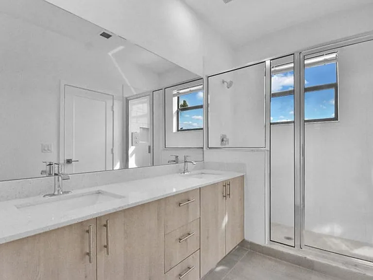 4074 Highland Oaks Dr — Photo 14