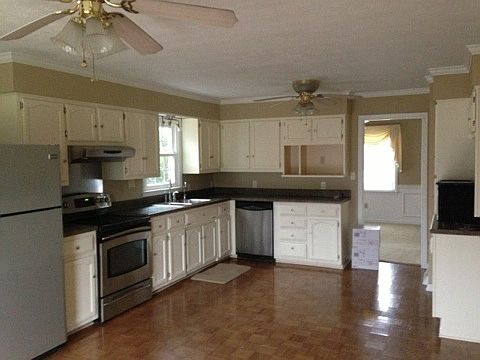 4th image of 2712 Baker Pl