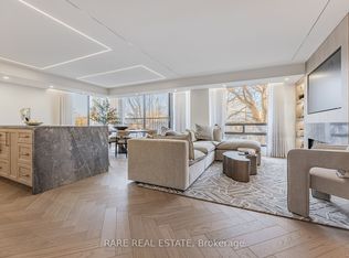 449 Walmer Rd #301, Toronto, ON M5P2X9