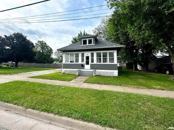 406 SW 3rd St, Aledo, IL 61231