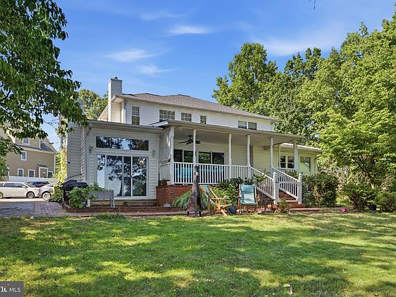 4th image of 120 Island View Dr