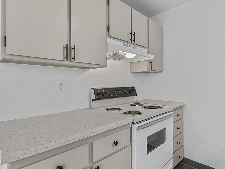 Houk 33 Apartments — Photo 36