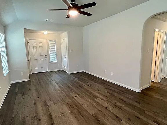 4th image of 973 Rice Dr