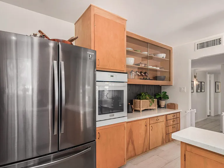 1024 W Georgia Ave — Photo 10