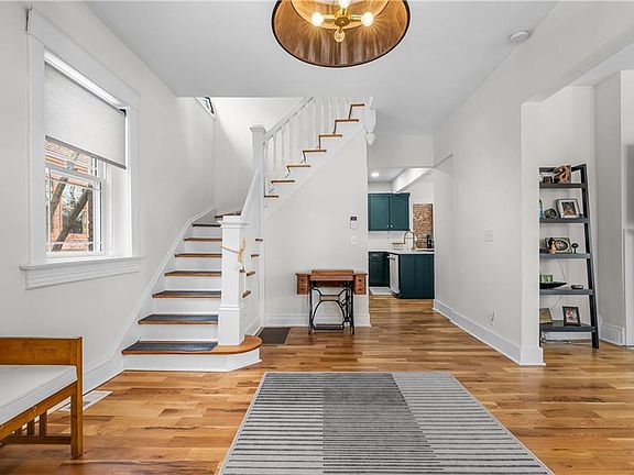 5th image of 3641 Bell St