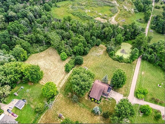 3rd image of 5941 Stow Rd