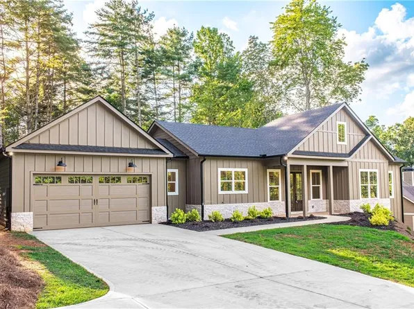 150 Red Maple Ln, Blairsville, GA 30512