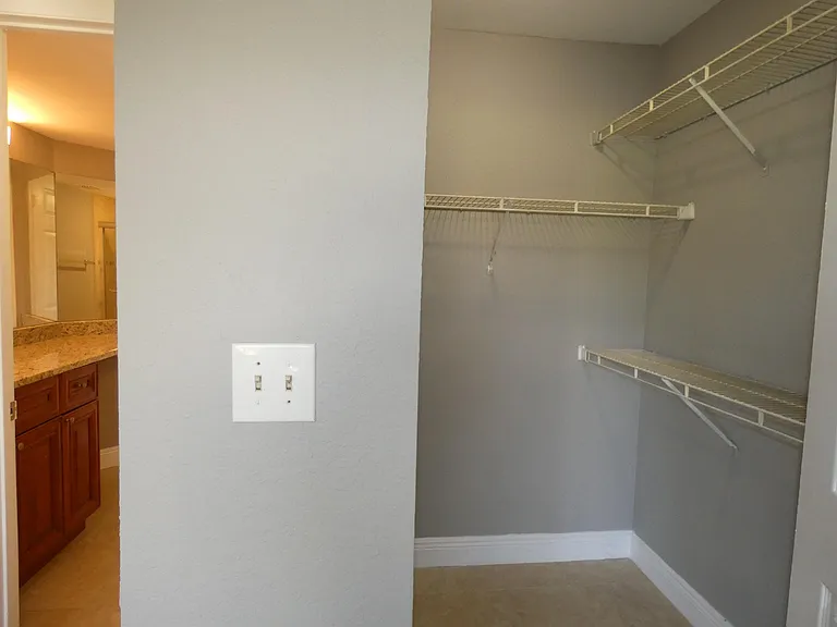 2841 N Oakland Forest Dr #207-1 — Photo 39