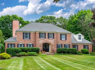 3 Old Farmstead Rd, Chester, NJ 07930