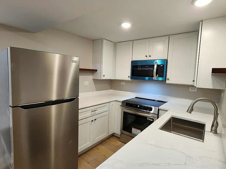 6321 S Eberhart Ave #G — Photo 15